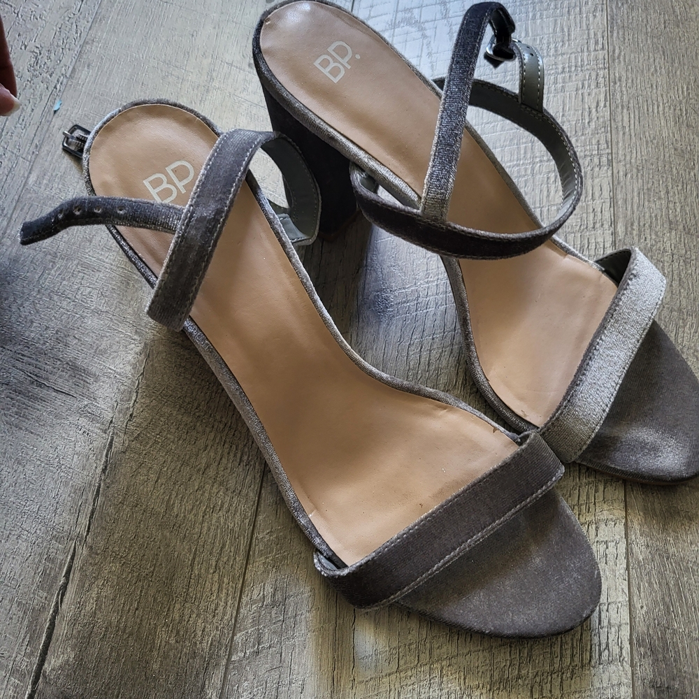 BP Women's Elegant Gray Heels